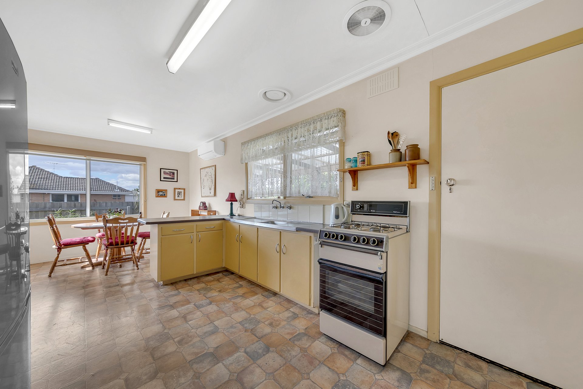 35 Poplar Street, Newcomb image 3