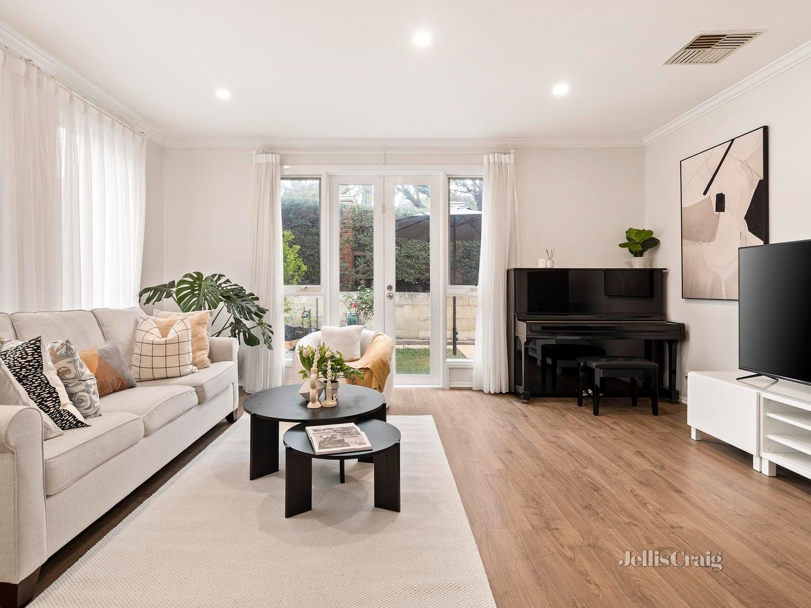 35 Powers Street, Donvale image 2