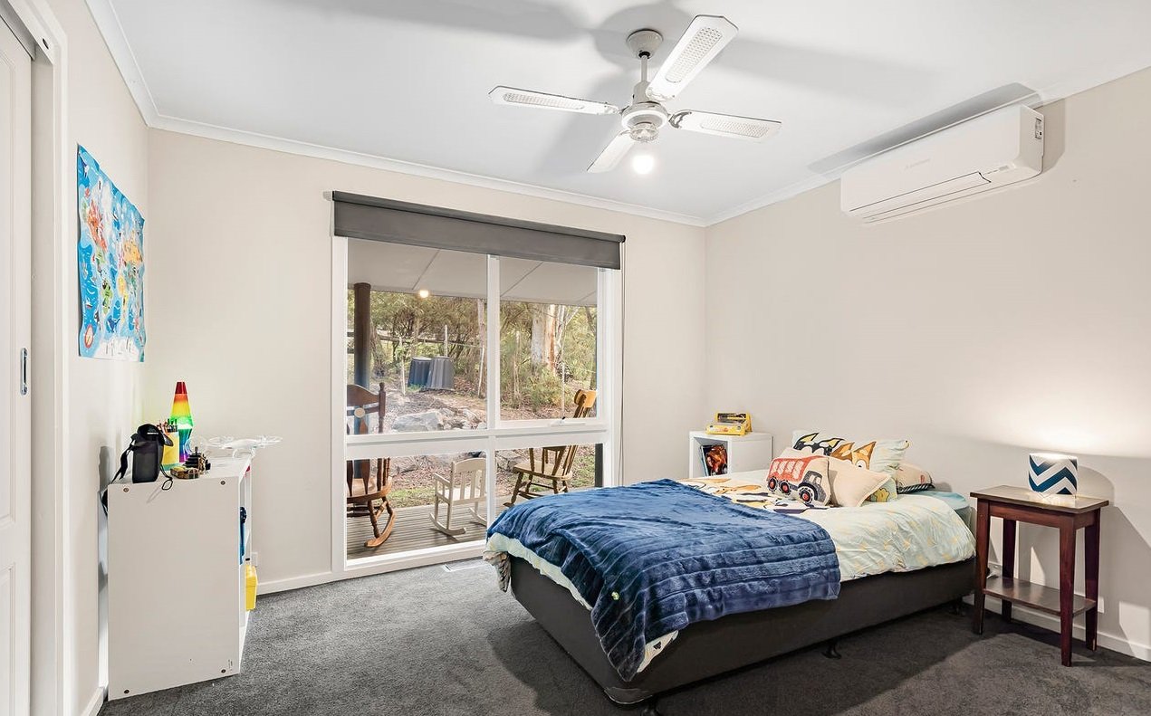 35 Railway Parade, Wandin&nbsp;North image 9