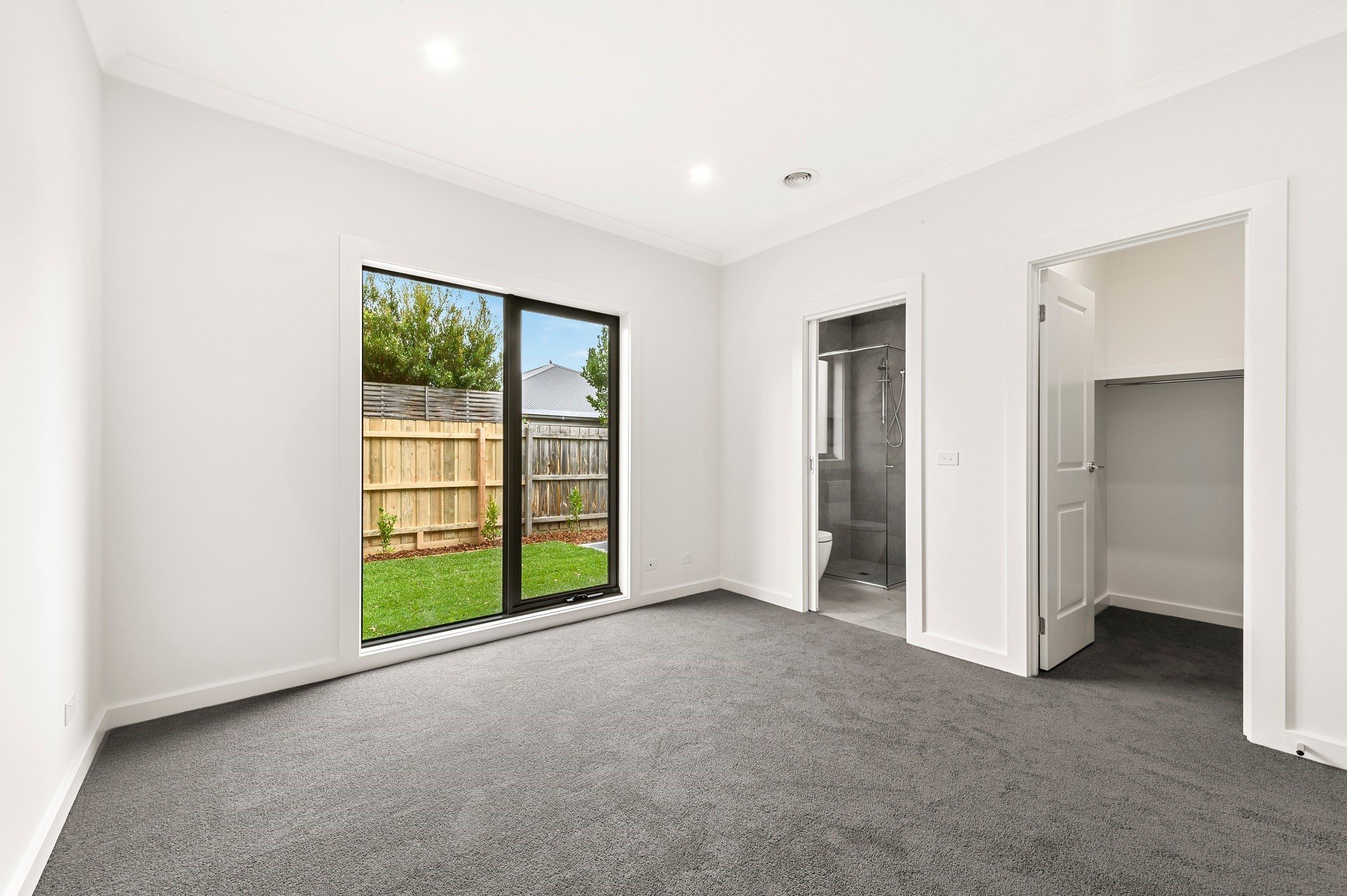 3/5 Rowan Street, Croydon image 4