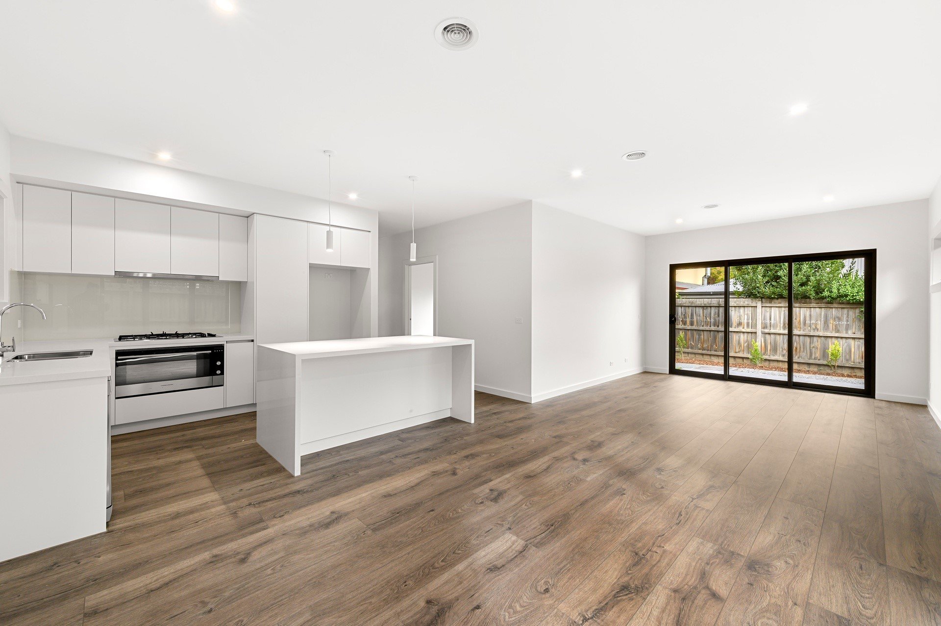 3/5 Rowan Street, Croydon image 2