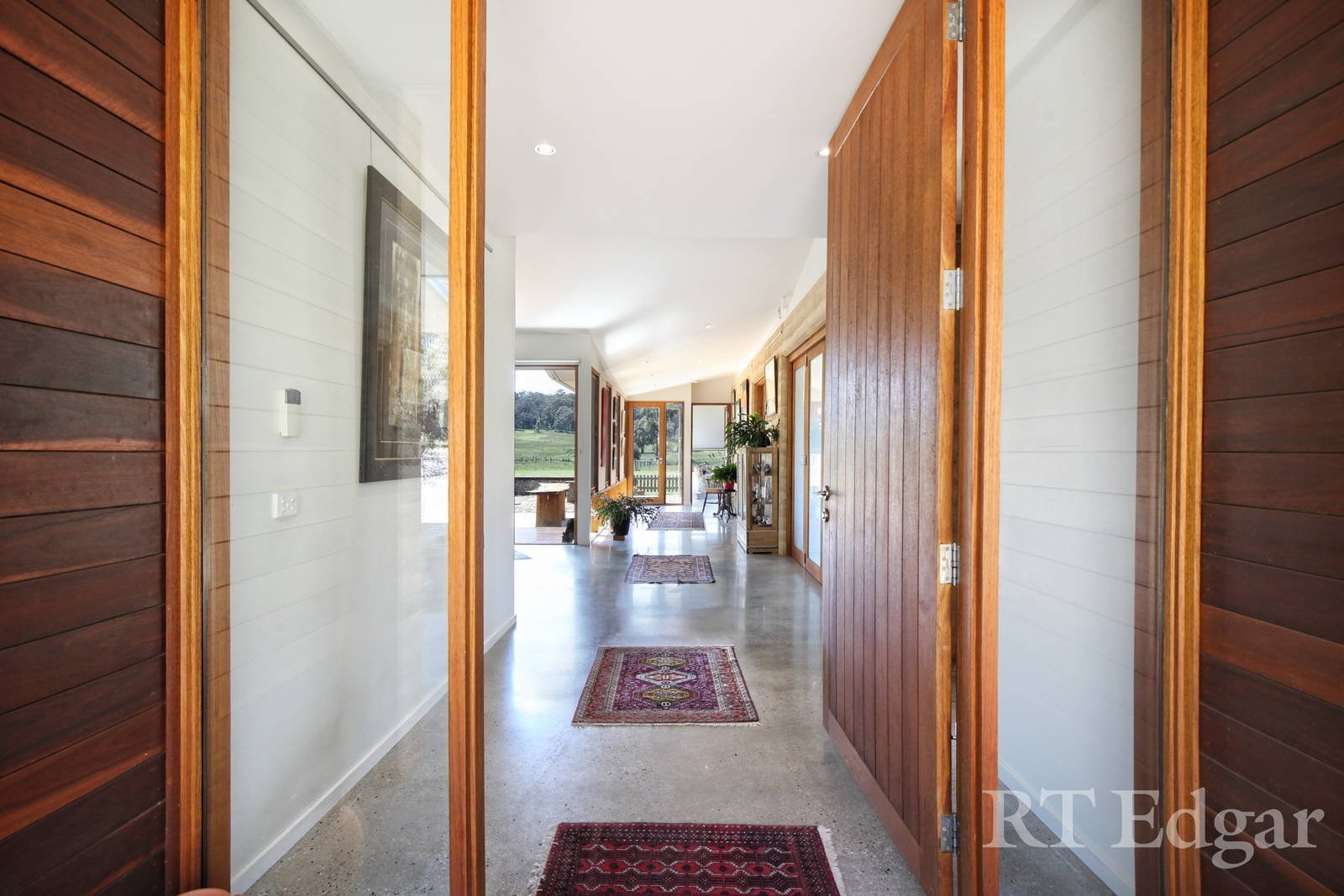 Property Gallery Thumbnail 3