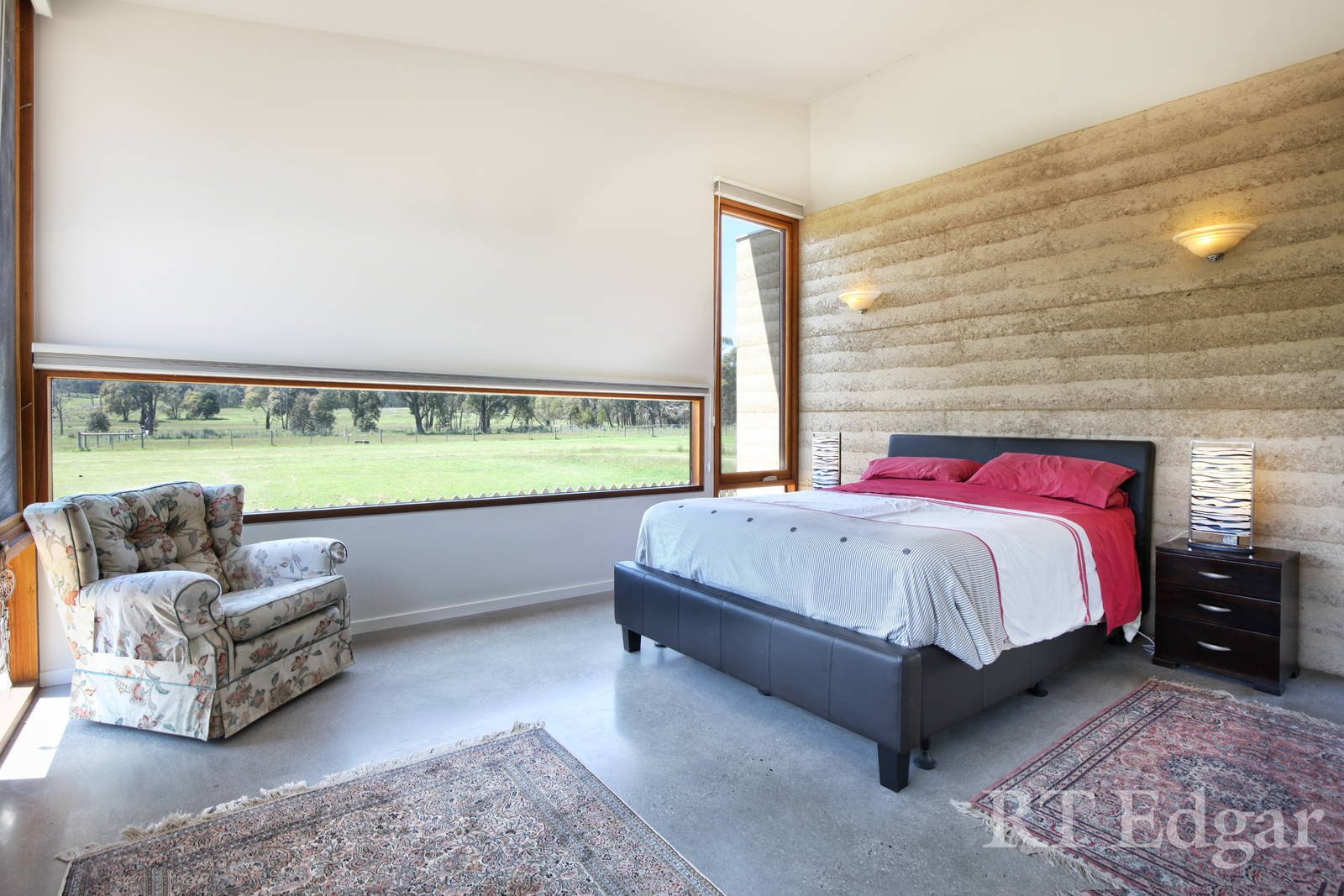 Property Gallery Thumbnail 9