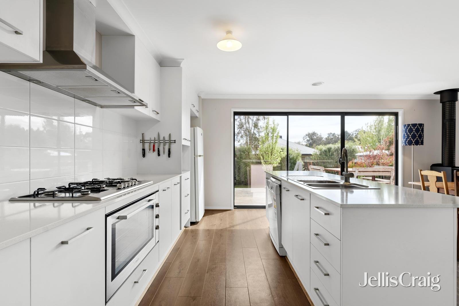 35 South Road, Woodend image 6
