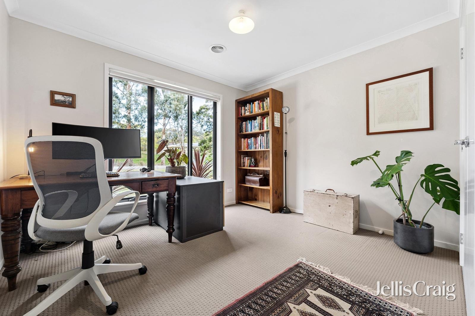 35 South Road, Woodend image 10