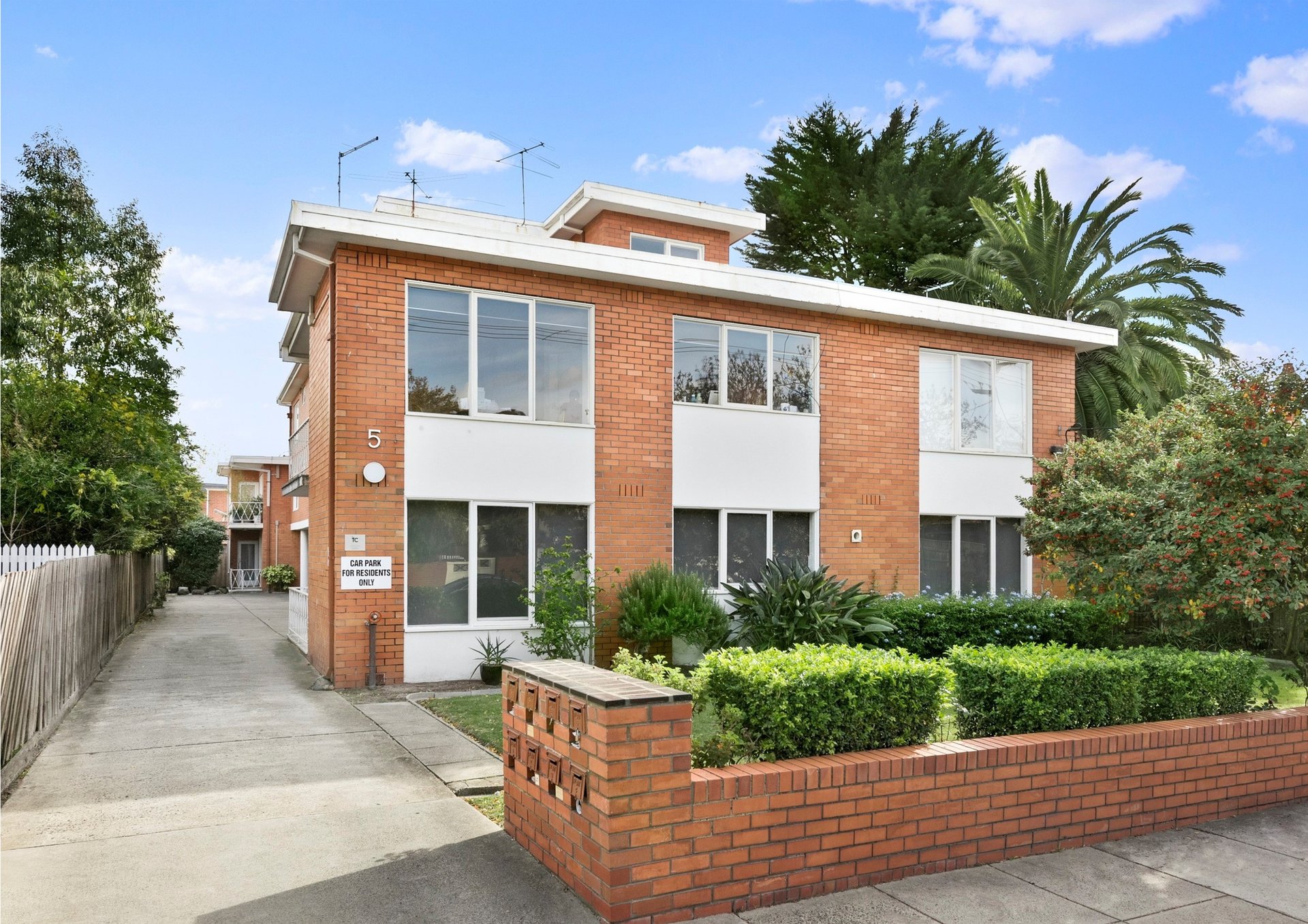 Property Gallery Thumbnail 8
