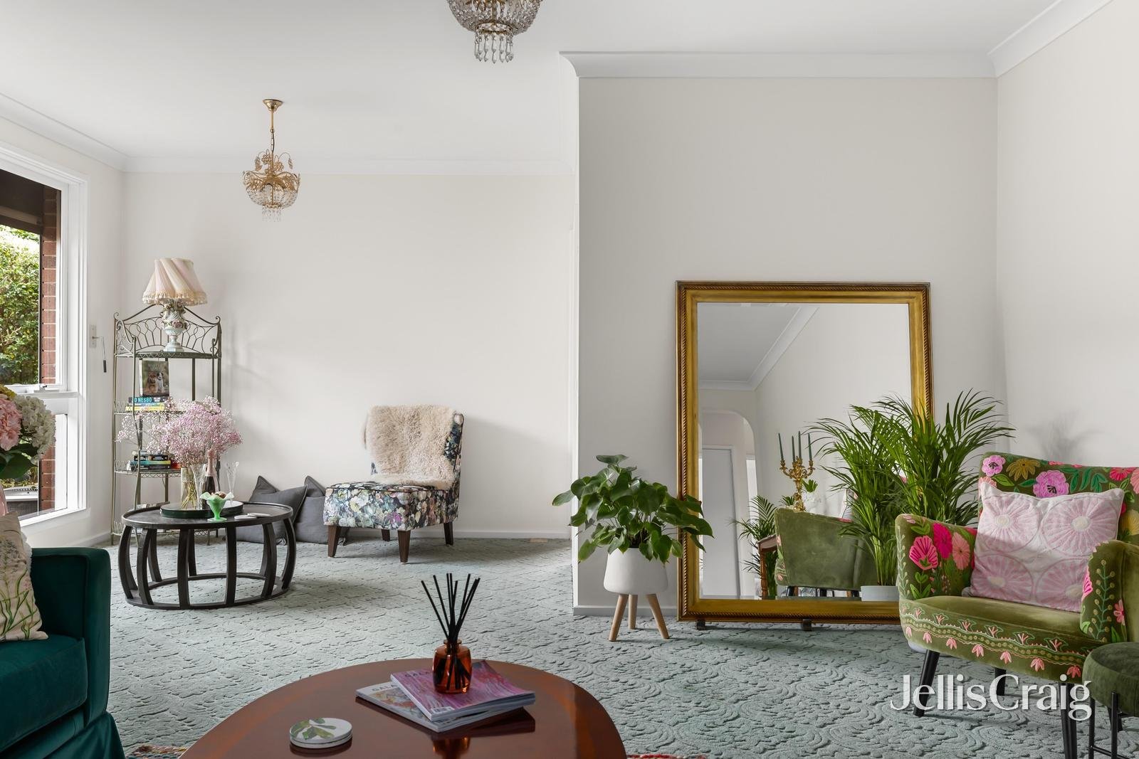 3/5 St Huberts Road, Carnegie image 2
