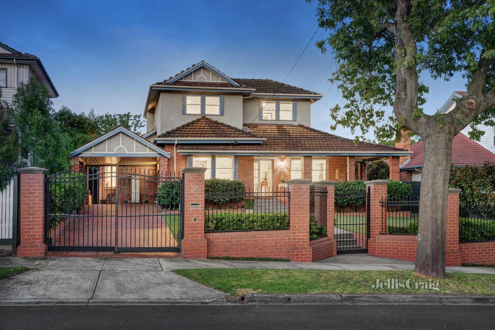 35 Sweetland Road, Box Hill image 1