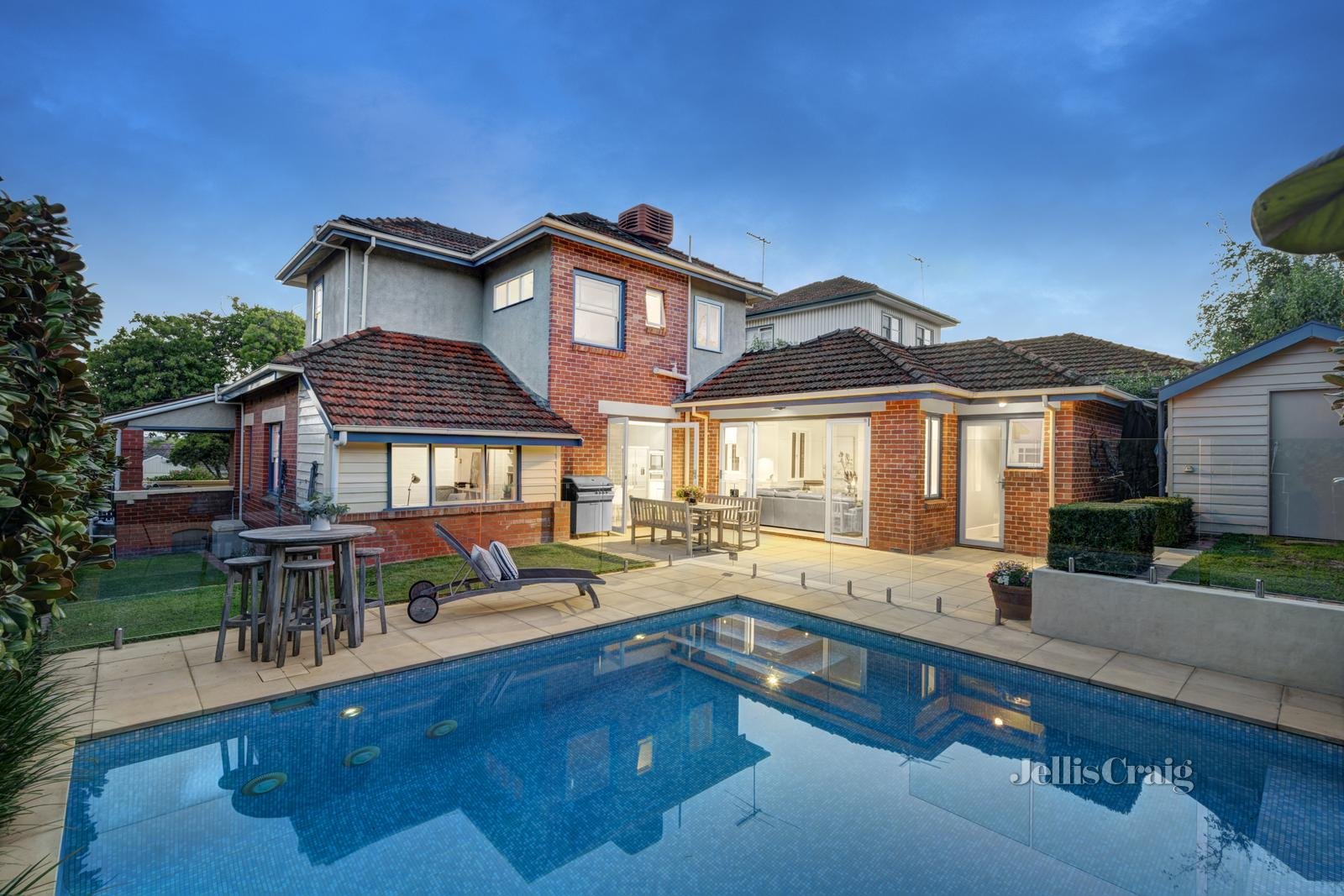 35 Sweetland Road, Box Hill image 11