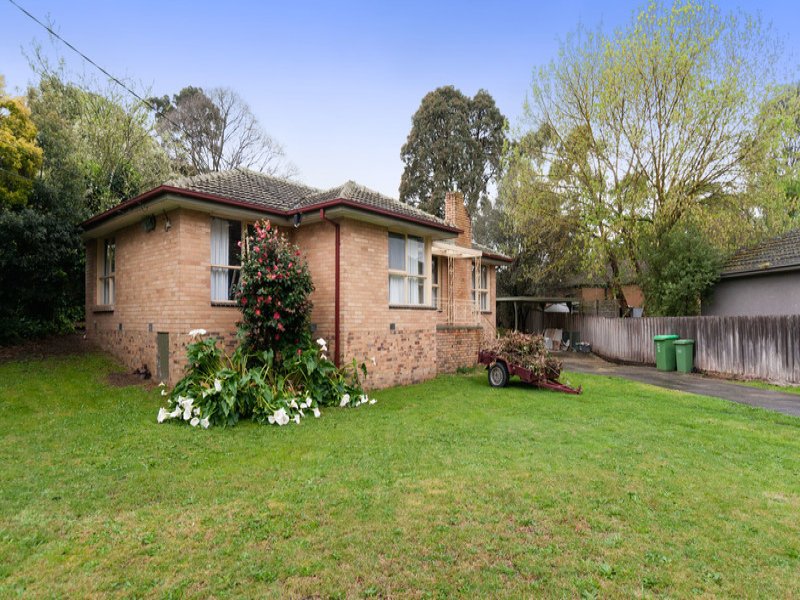 35 Swinburne Avenue, Mooroolbark image 2