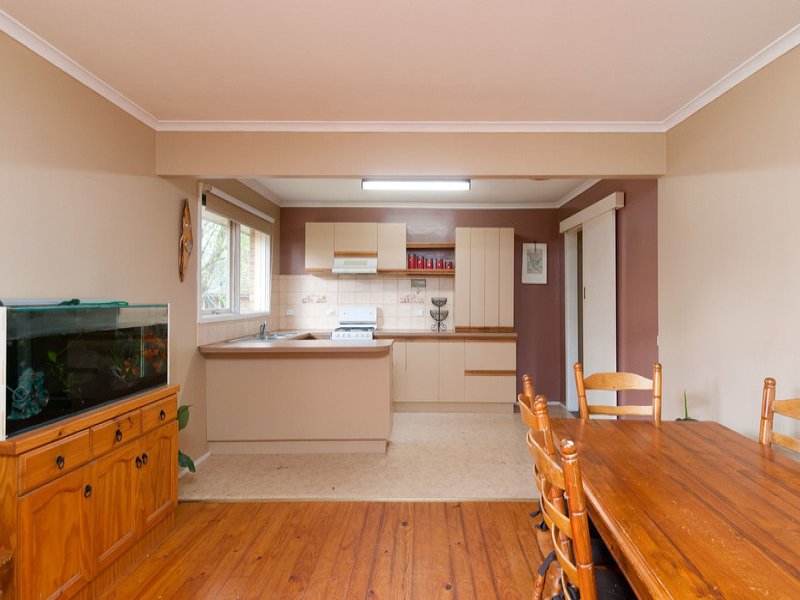 35 Swinburne Avenue, Mooroolbark image 7