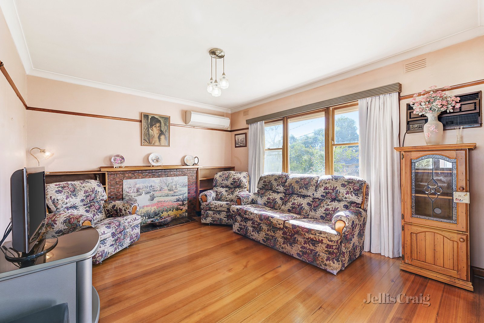 35 Toogoods Rise, Box Hill North image 2