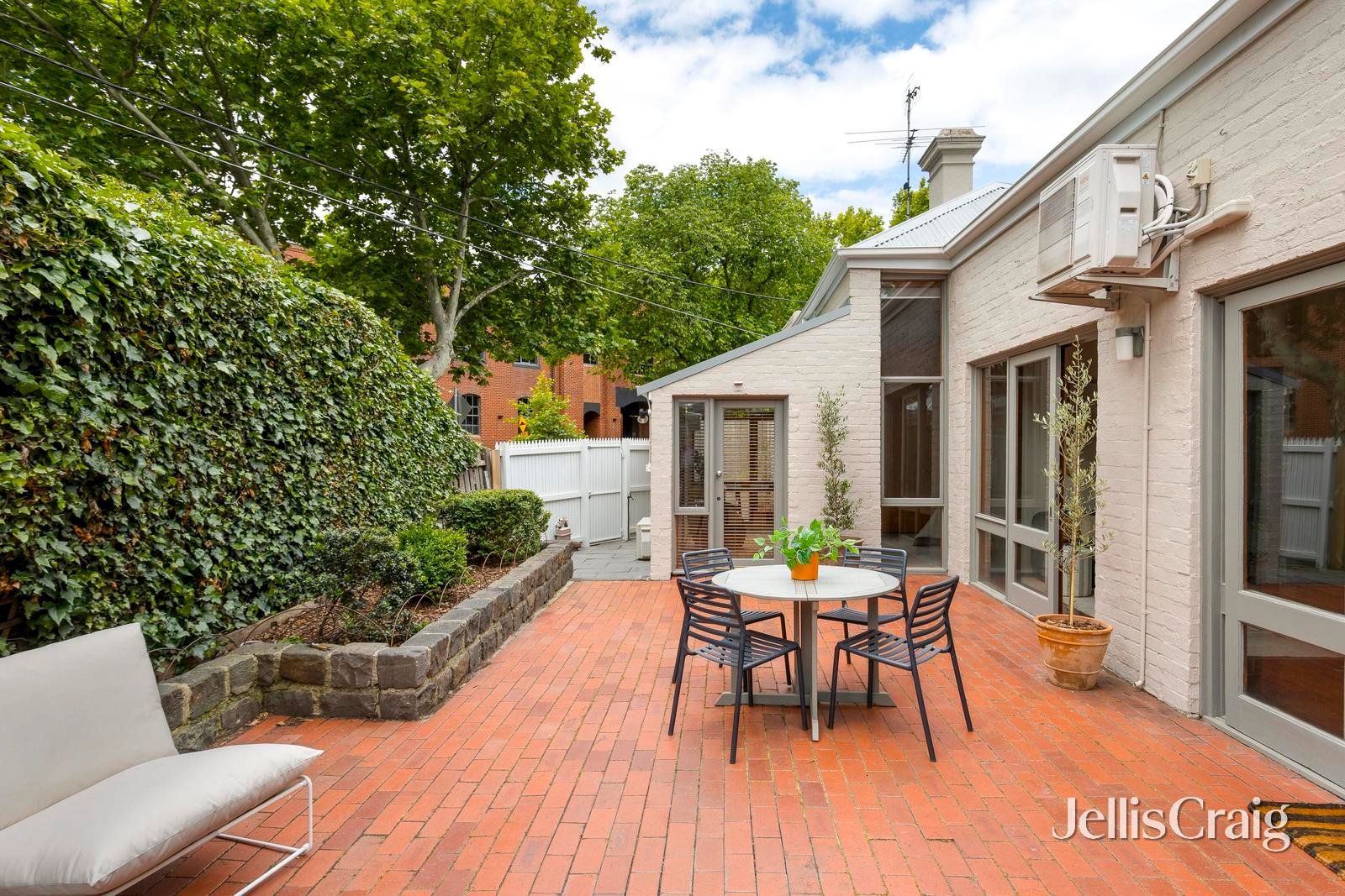 35 Trenerry Crescent, Abbotsford image 5