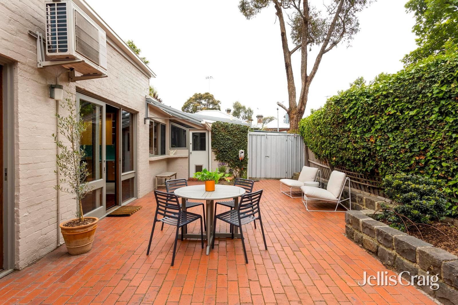 35 Trenerry Crescent, Abbotsford image 6