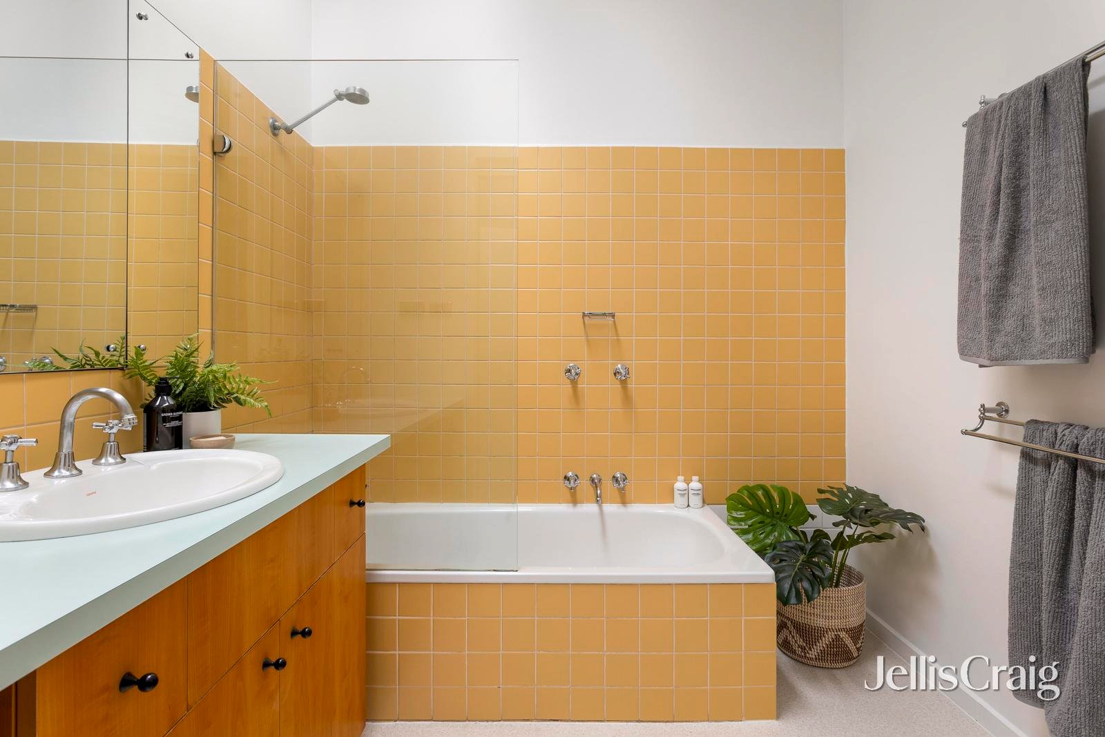 35 Trenerry Crescent, Abbotsford image 9