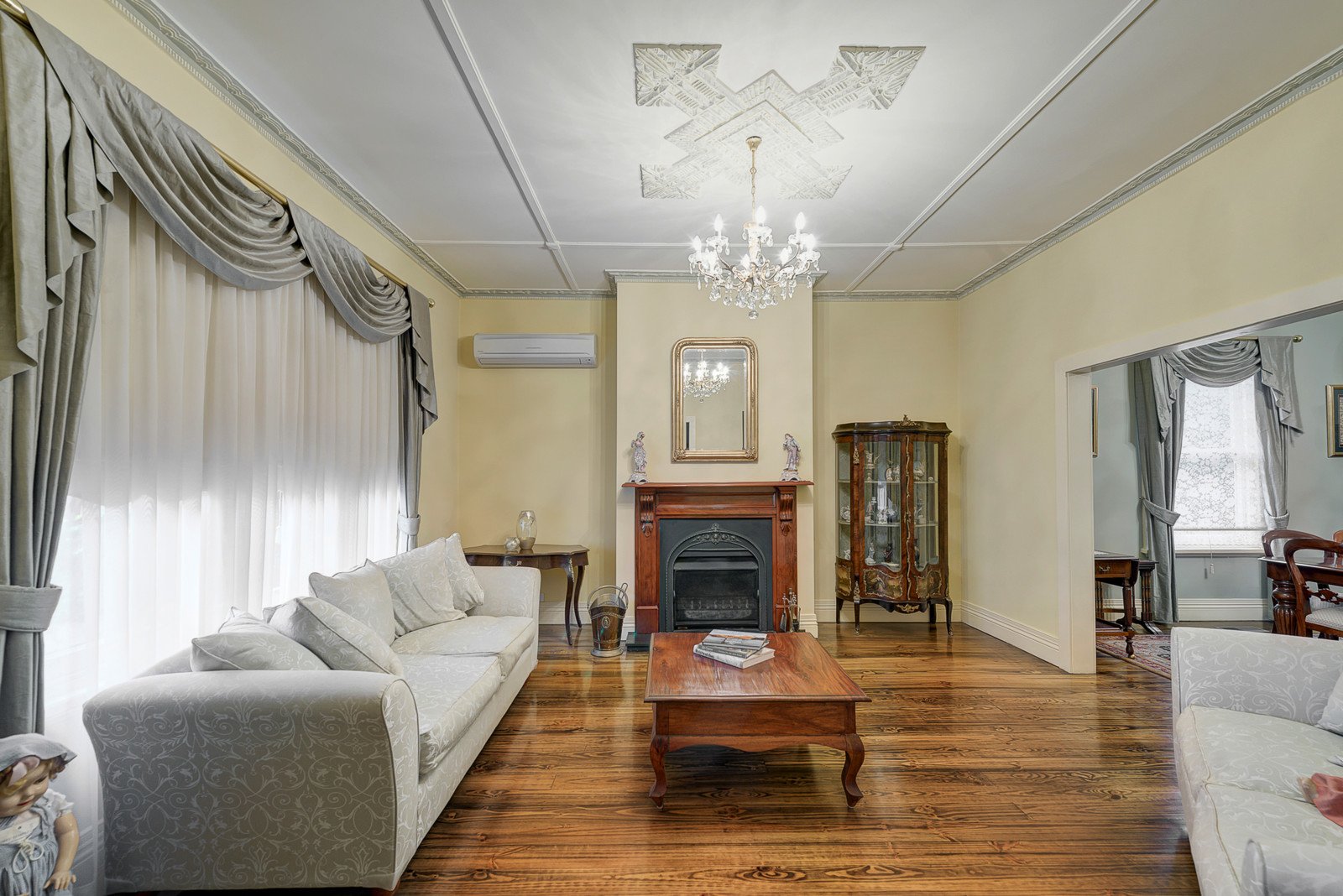 35 Watts Street, Box Hill image 3