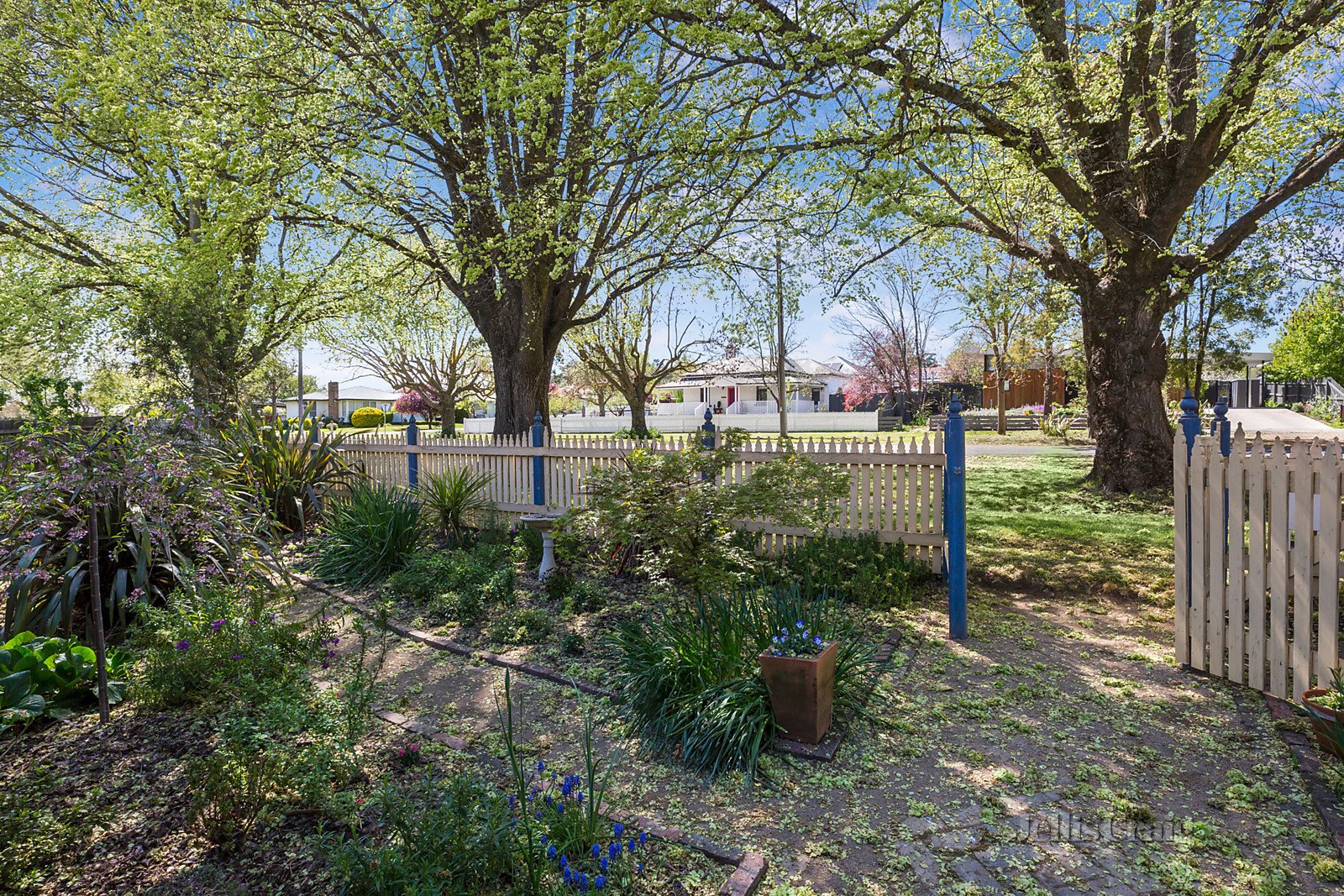 35 Wedge Street, Kyneton image 2