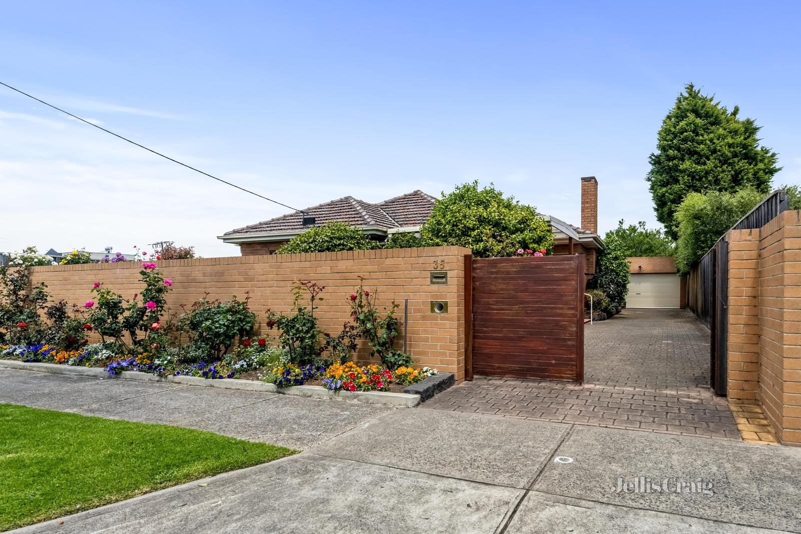 35 Westgate Street, Pascoe Vale South image 2