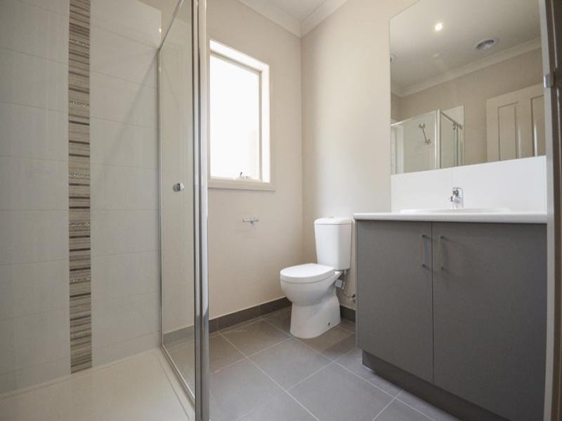 3/5 Whitehorse Road, Mount Clear image 2