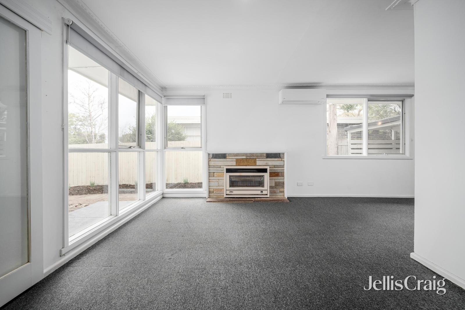 35 Willow Avenue, Glen Waverley image 2