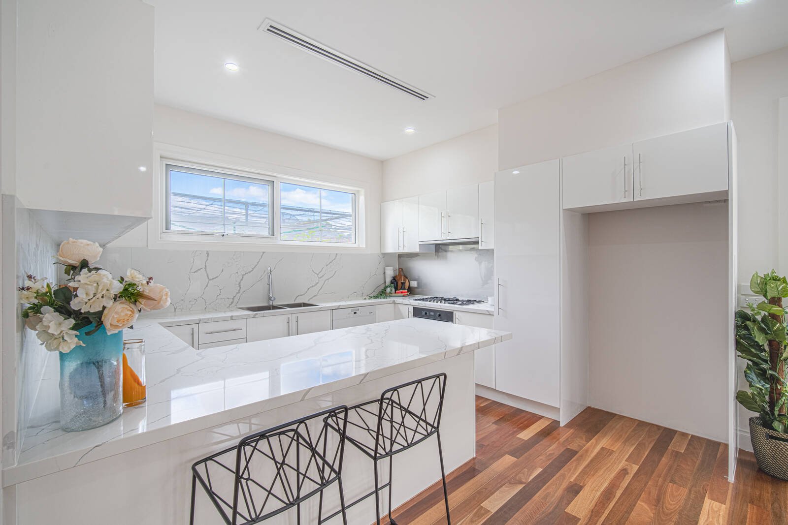 Property Gallery Thumbnail 4