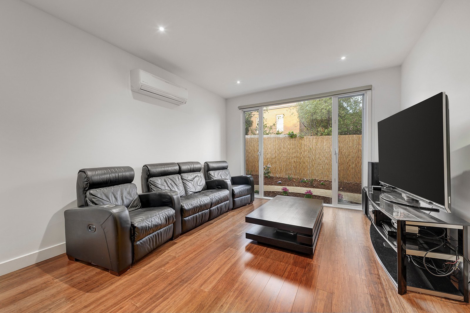 3/50 Donald Road, Wheelers Hill image 2