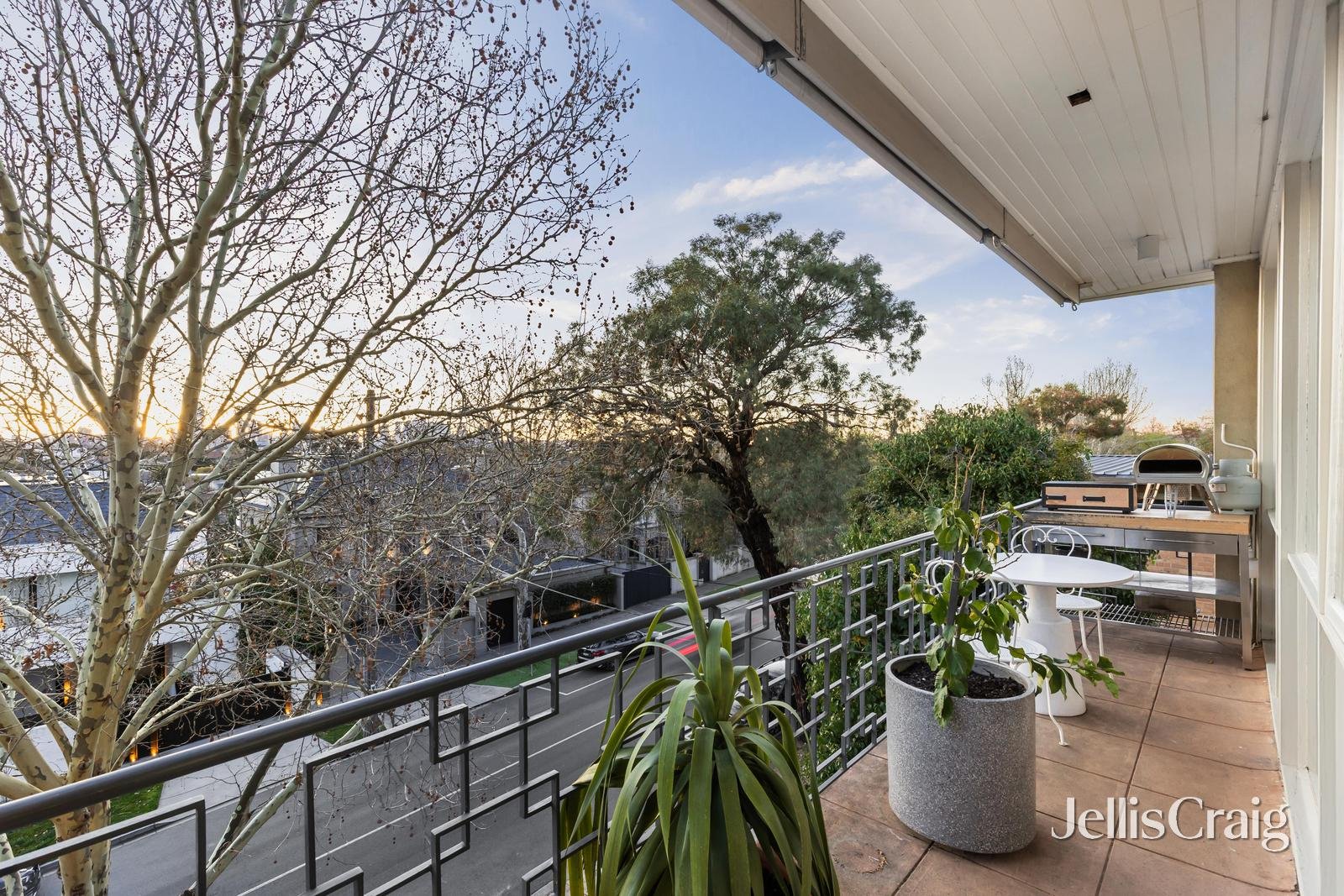 3/50 Grange Road, Toorak image 7