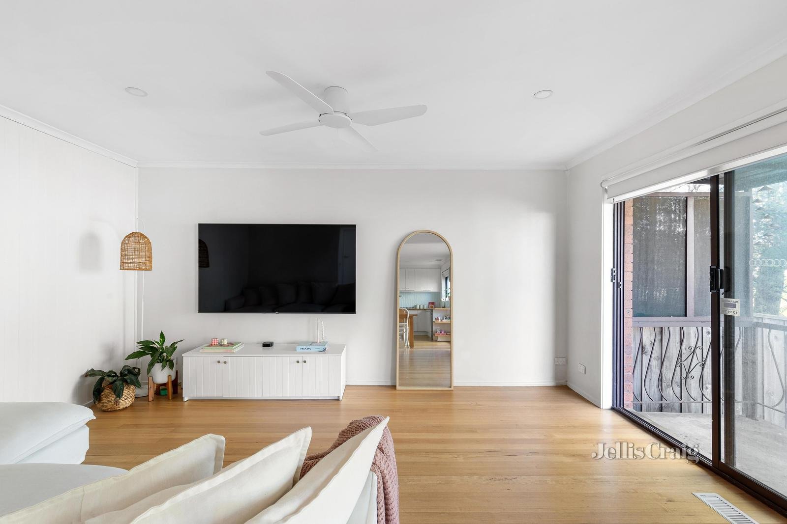 3/50 Scotland Avenue, Greensborough image 8
