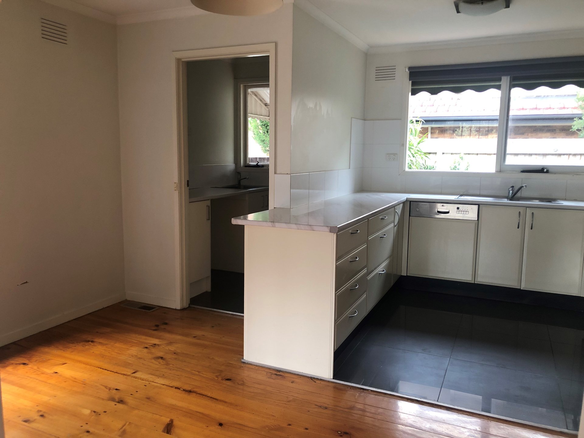 Property Gallery Thumbnail 5