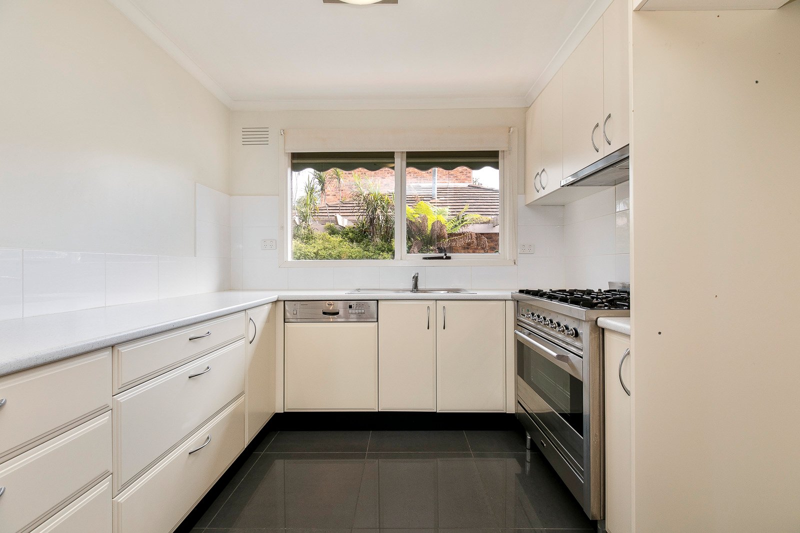 Property Gallery Thumbnail 4