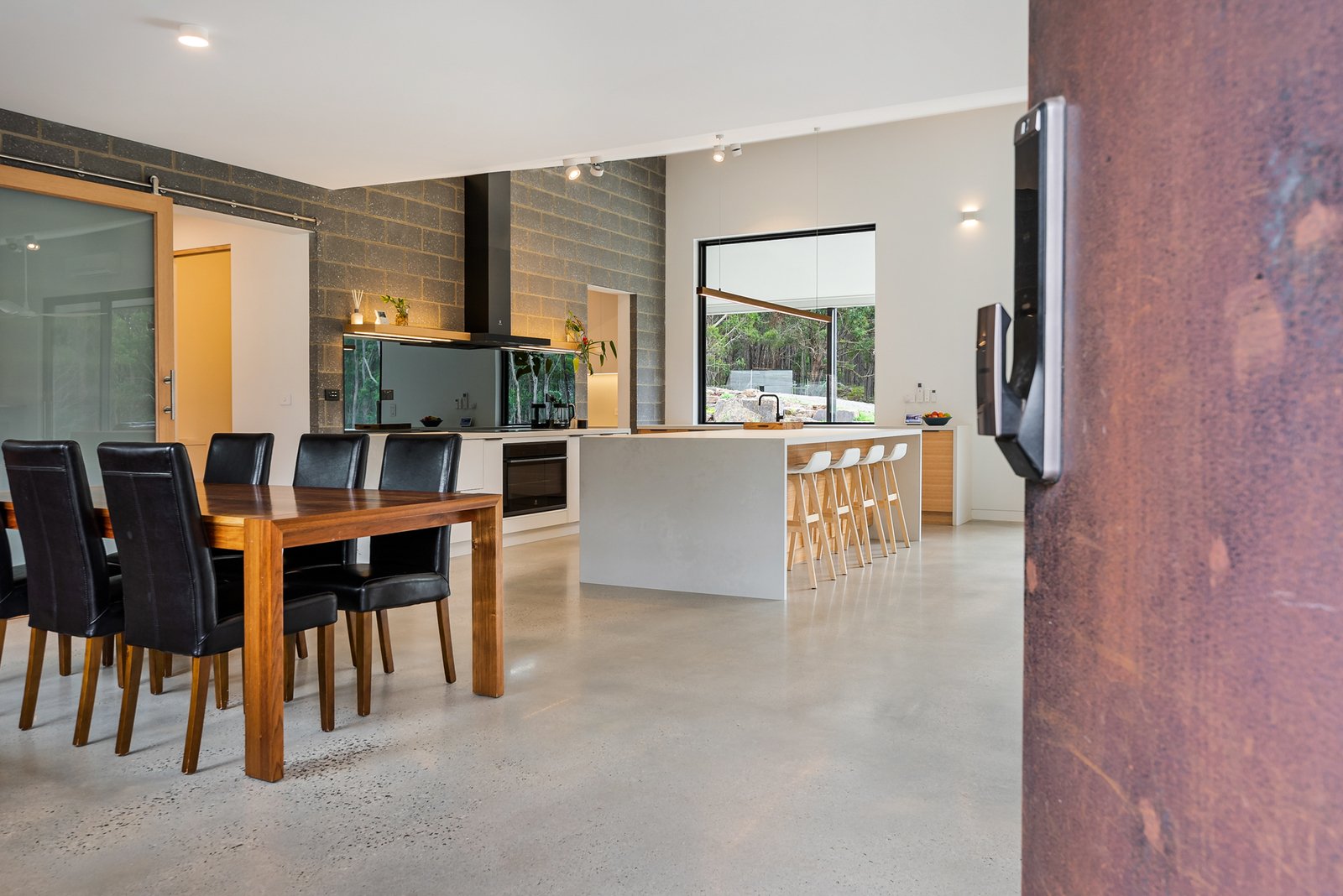 Property Gallery Thumbnail 3