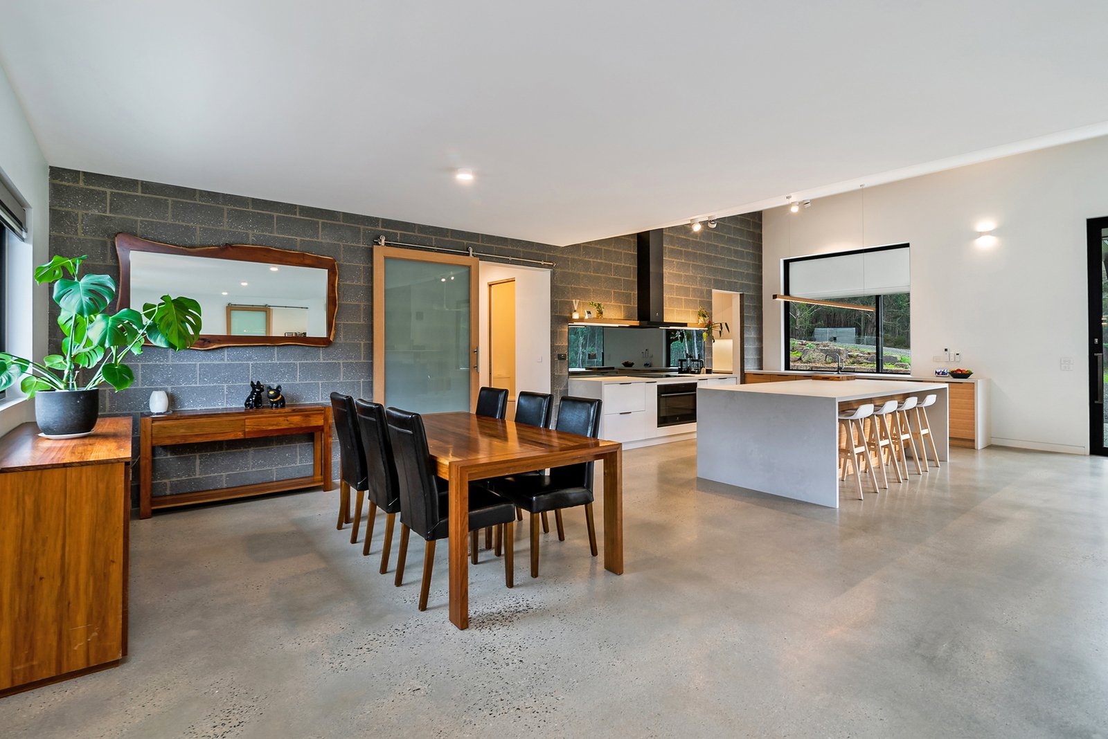 Property Gallery Thumbnail 4