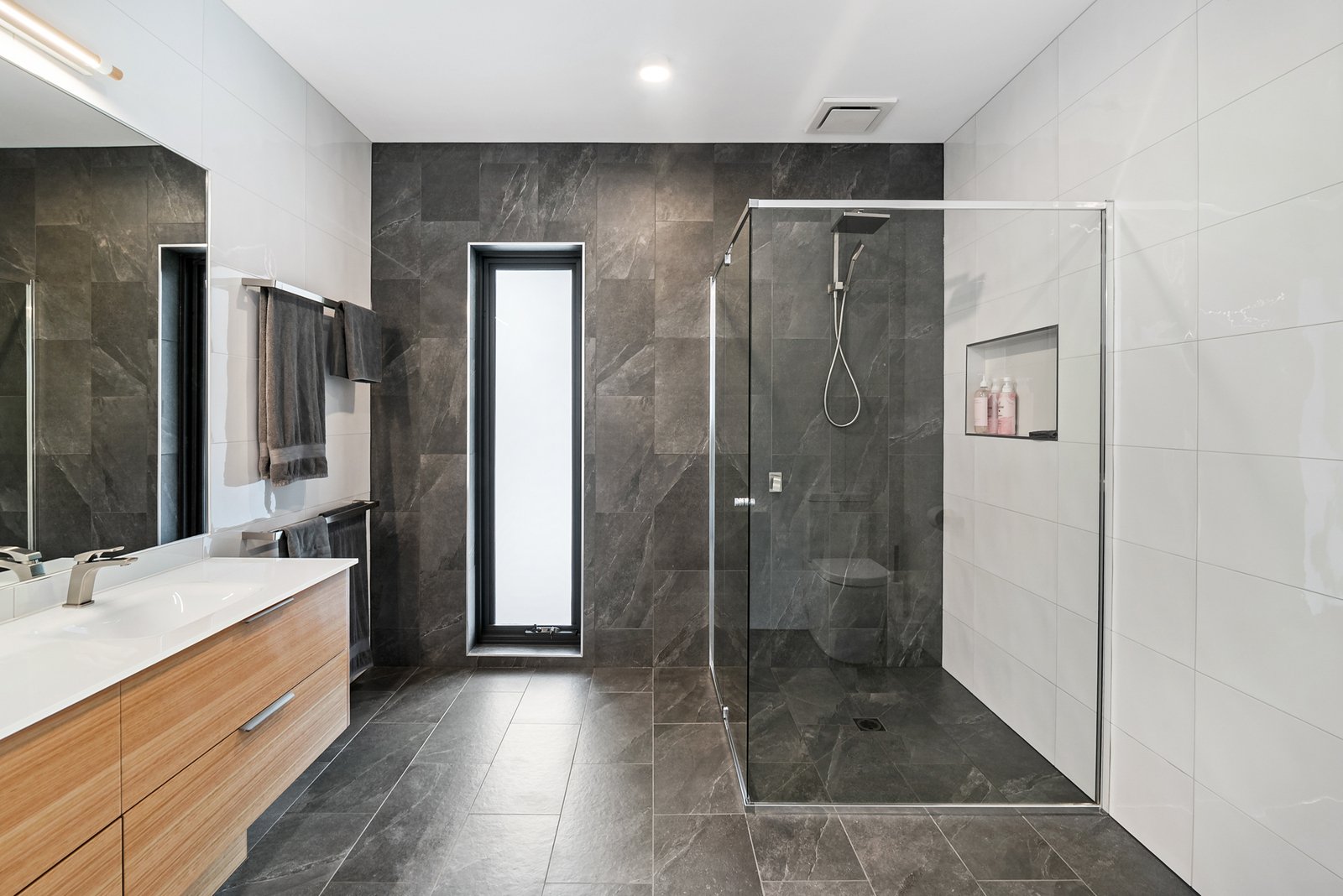 Property Gallery Thumbnail 12