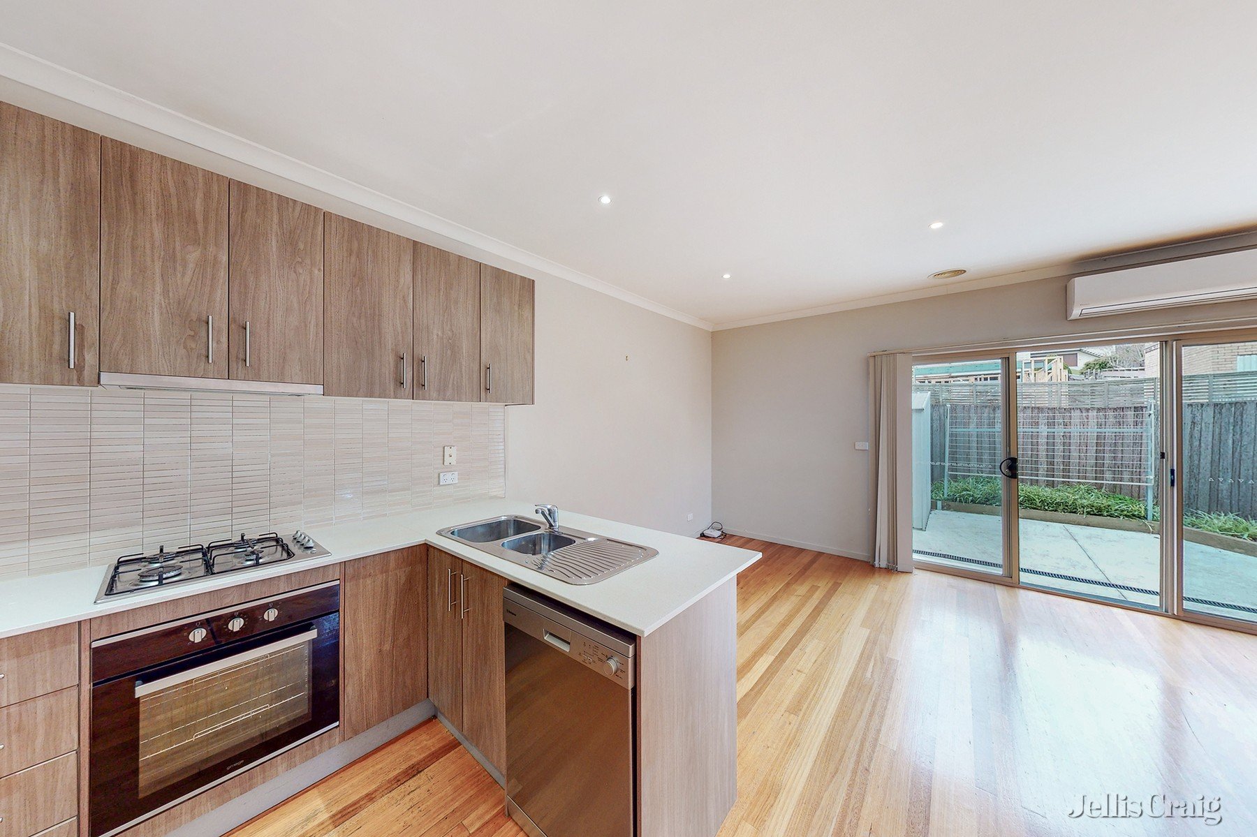3/50 Winifred Street, Oak Park image 2