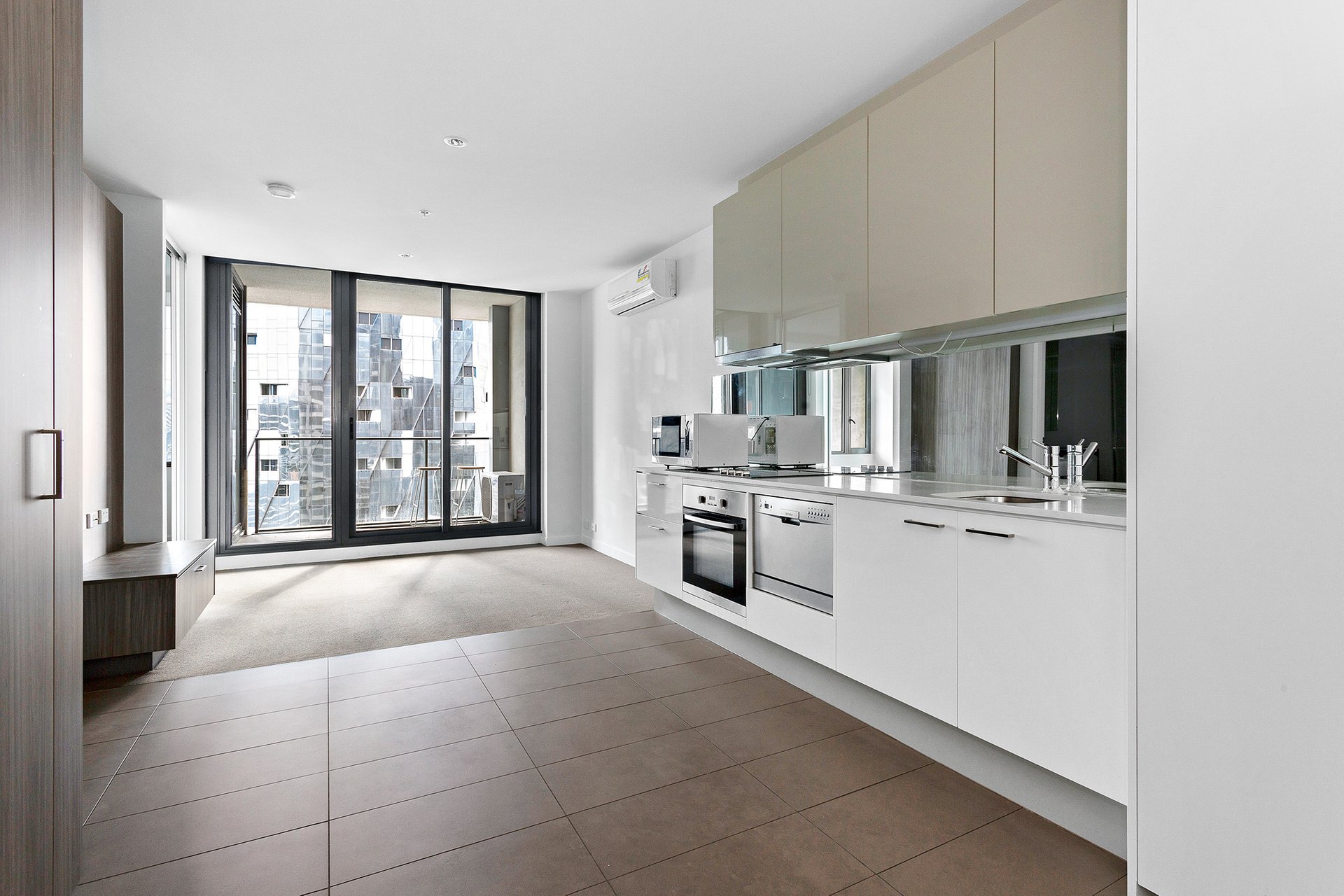 3501S/220 Spencer Street, Melbourne image 3