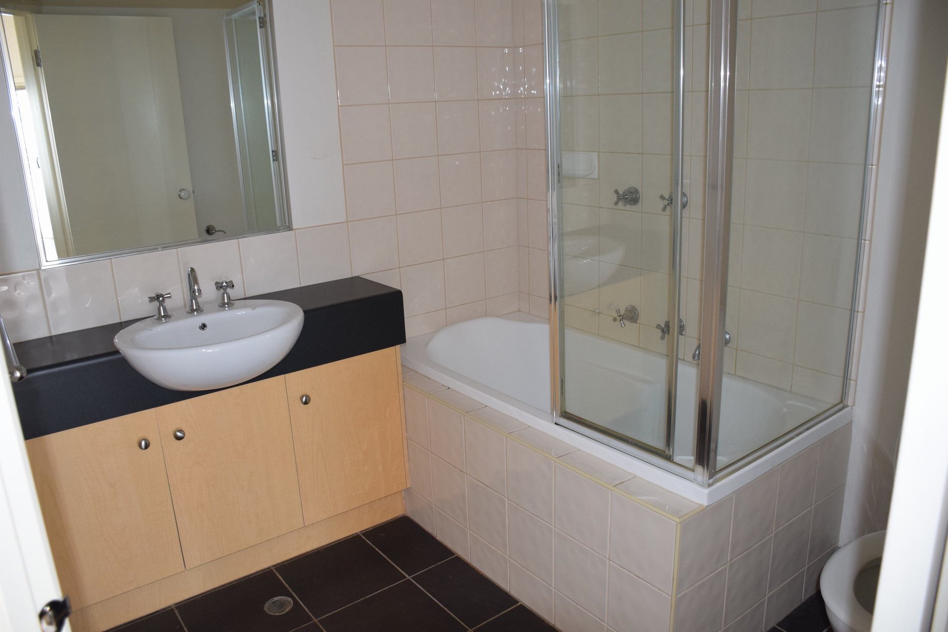 35/13-15 Hewish Road, Croydon image 3