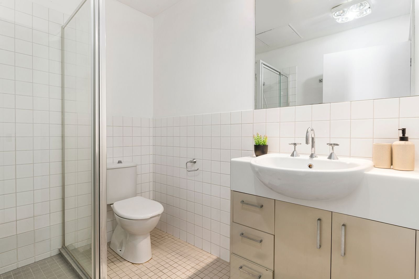 35/174 Esplanade East, Port Melbourne image 8