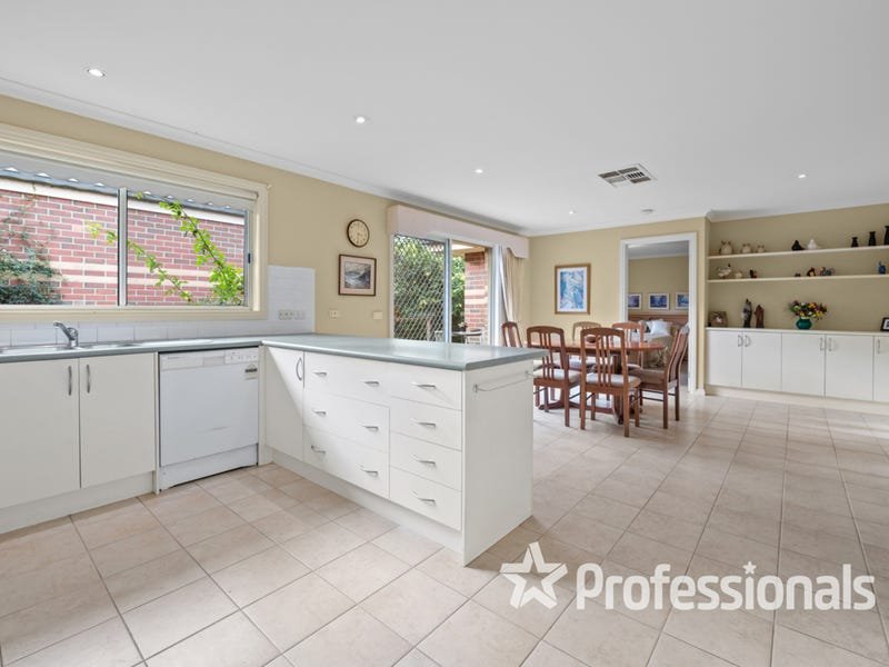 3/51A Mt Dandenong Road, Croydon image 4