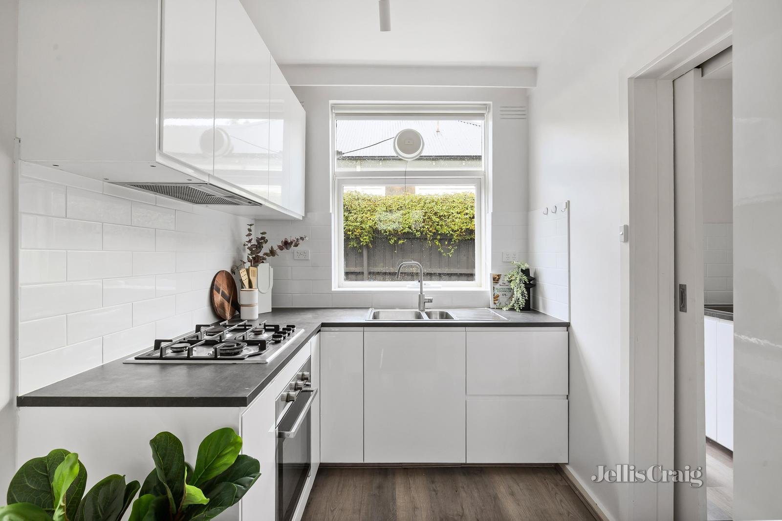 3/53 Aintree Road, Glen Iris image 3