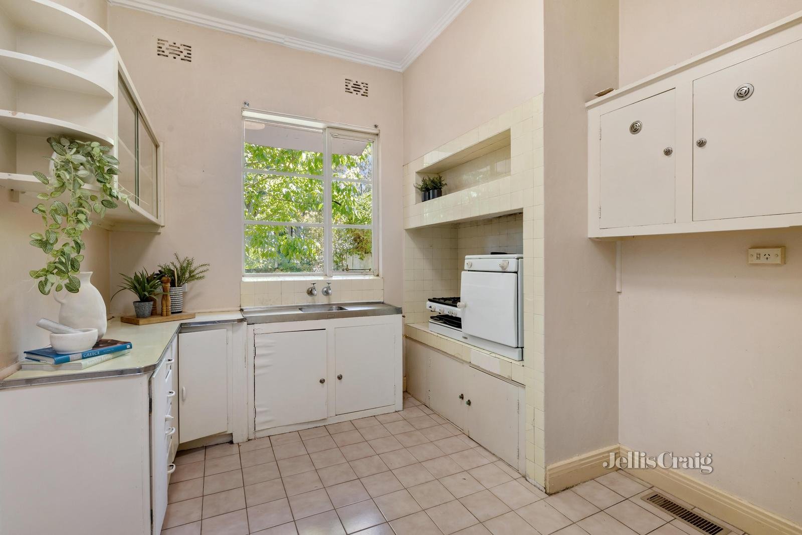 353 Bambra Road, Caulfield South image 6