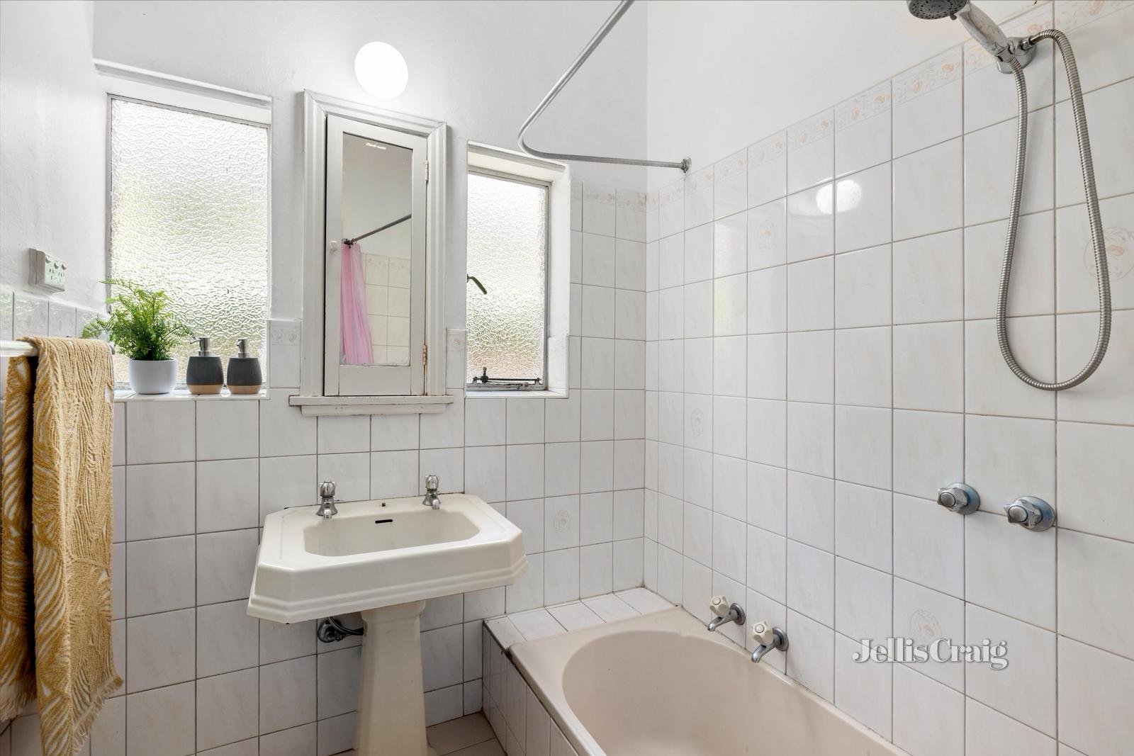 353 Bambra Road, Caulfield South image 7