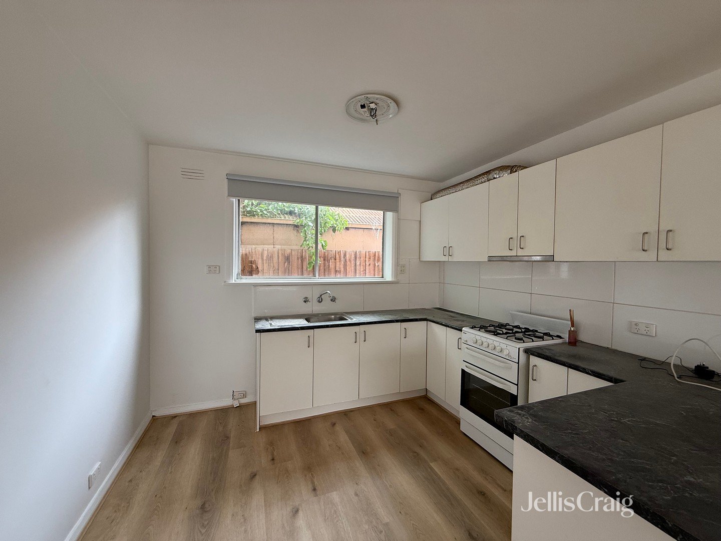 3/53 Woolton Avenue, Thornbury image 2