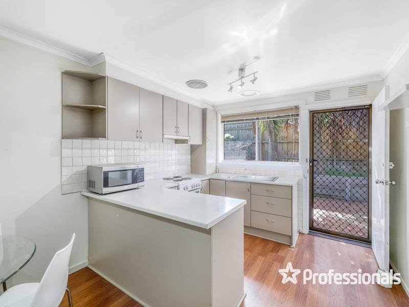 3/54 Hewish Road, Croydon image 5