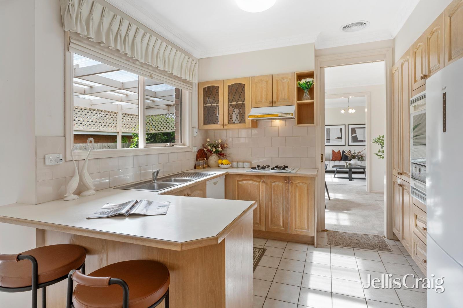 3/54 Maud Street, Balwyn North image 5