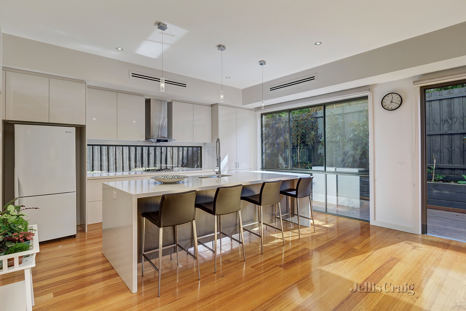 3/54 Severn Street, Balwyn North image 3