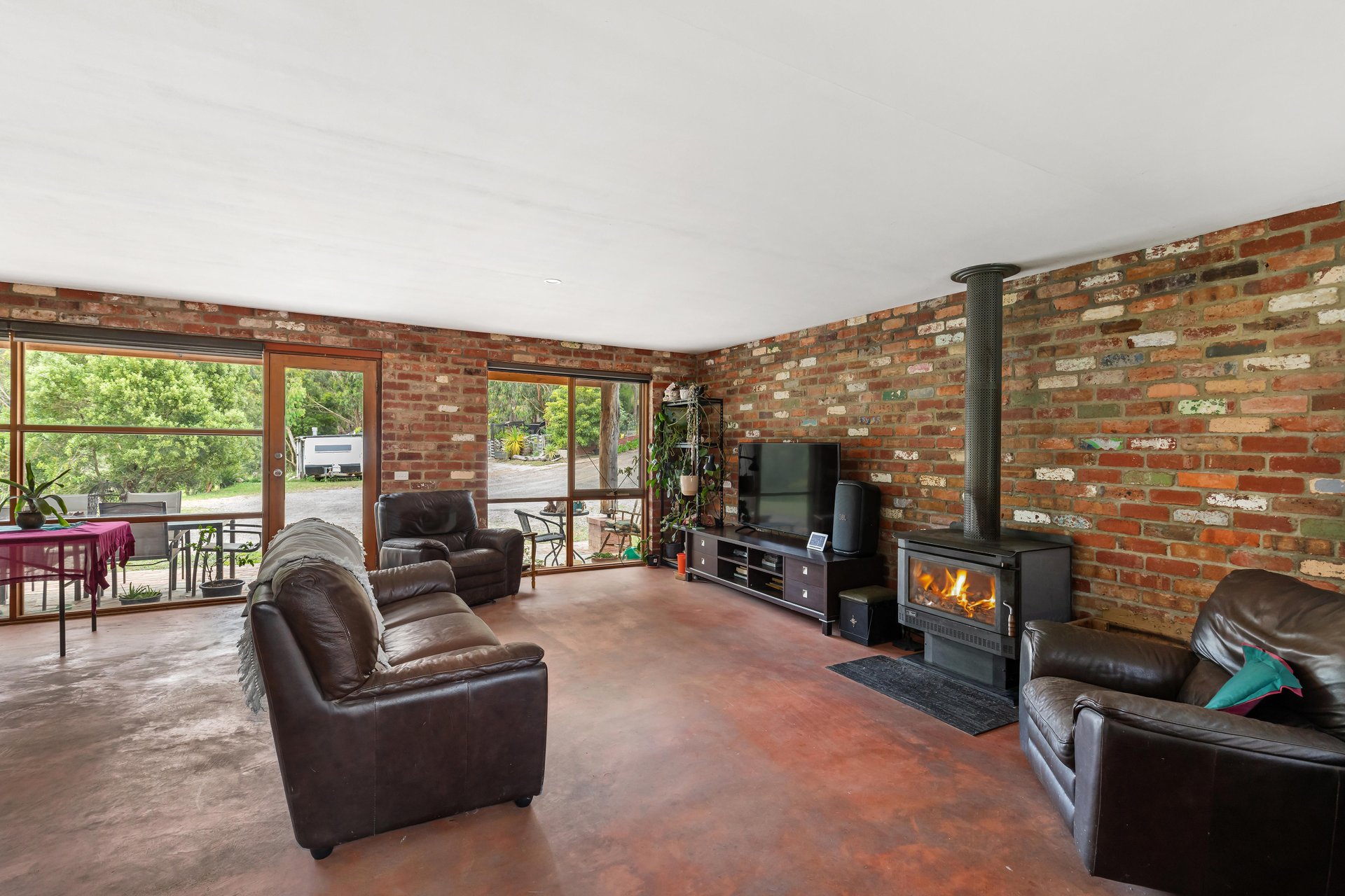 355 Chadds Creek Road, Strathewen image 5