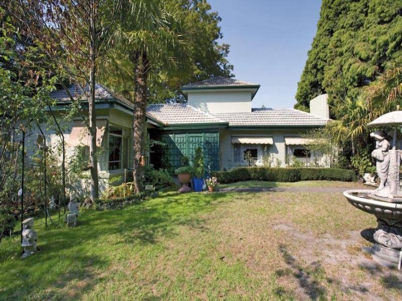 355 Union Road, Balwyn image 2