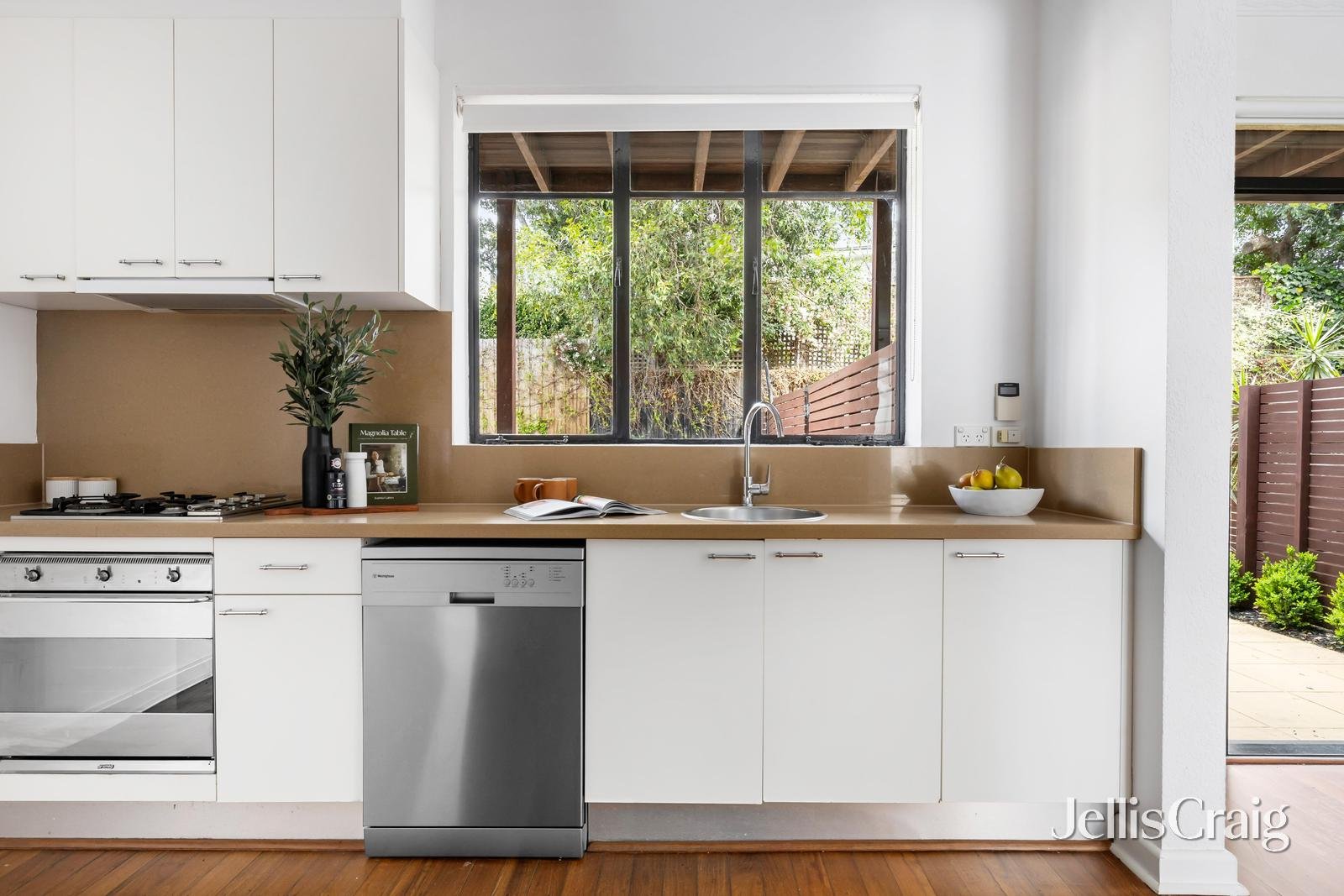 3/560 Toorak Road, Toorak image 5