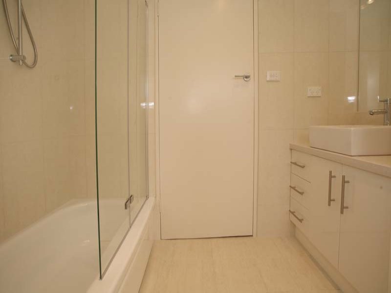 3/56a Severn Street, Box Hill North image 7
