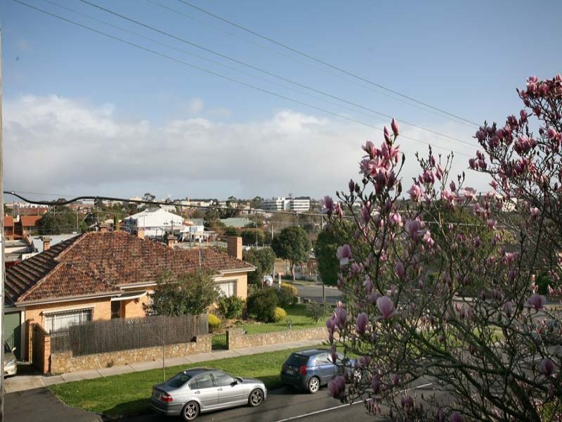 3/56a Severn Street, Box Hill North image 9